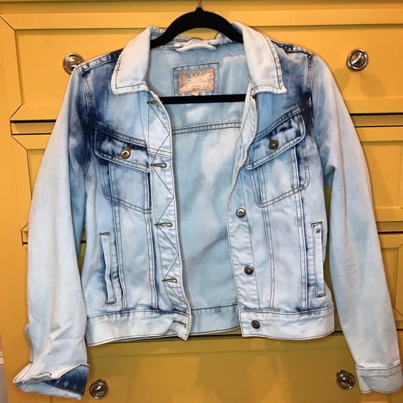 Jackets & Blazers - Acid wash denim jacket